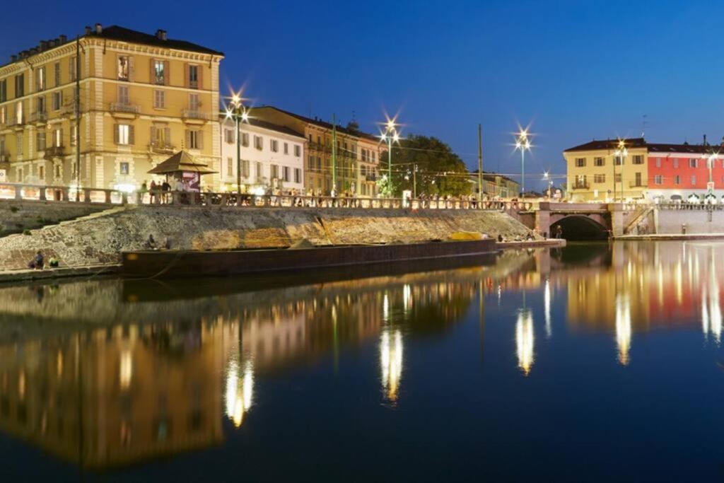 Daniela'S Spazioso Appartamento Ai Navigli Милано Екстериор снимка