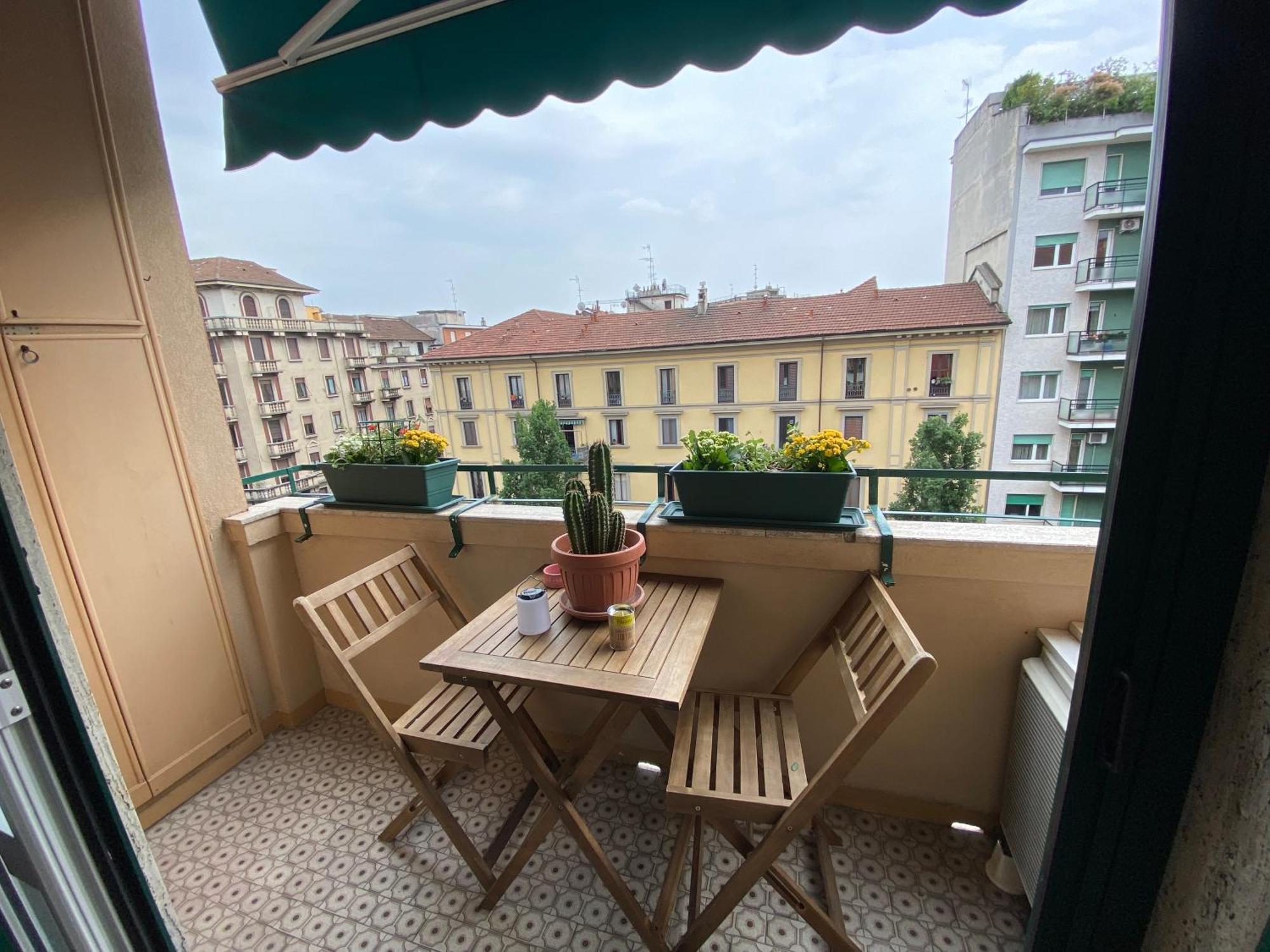 Daniela'S Spazioso Appartamento Ai Navigli Милано Екстериор снимка